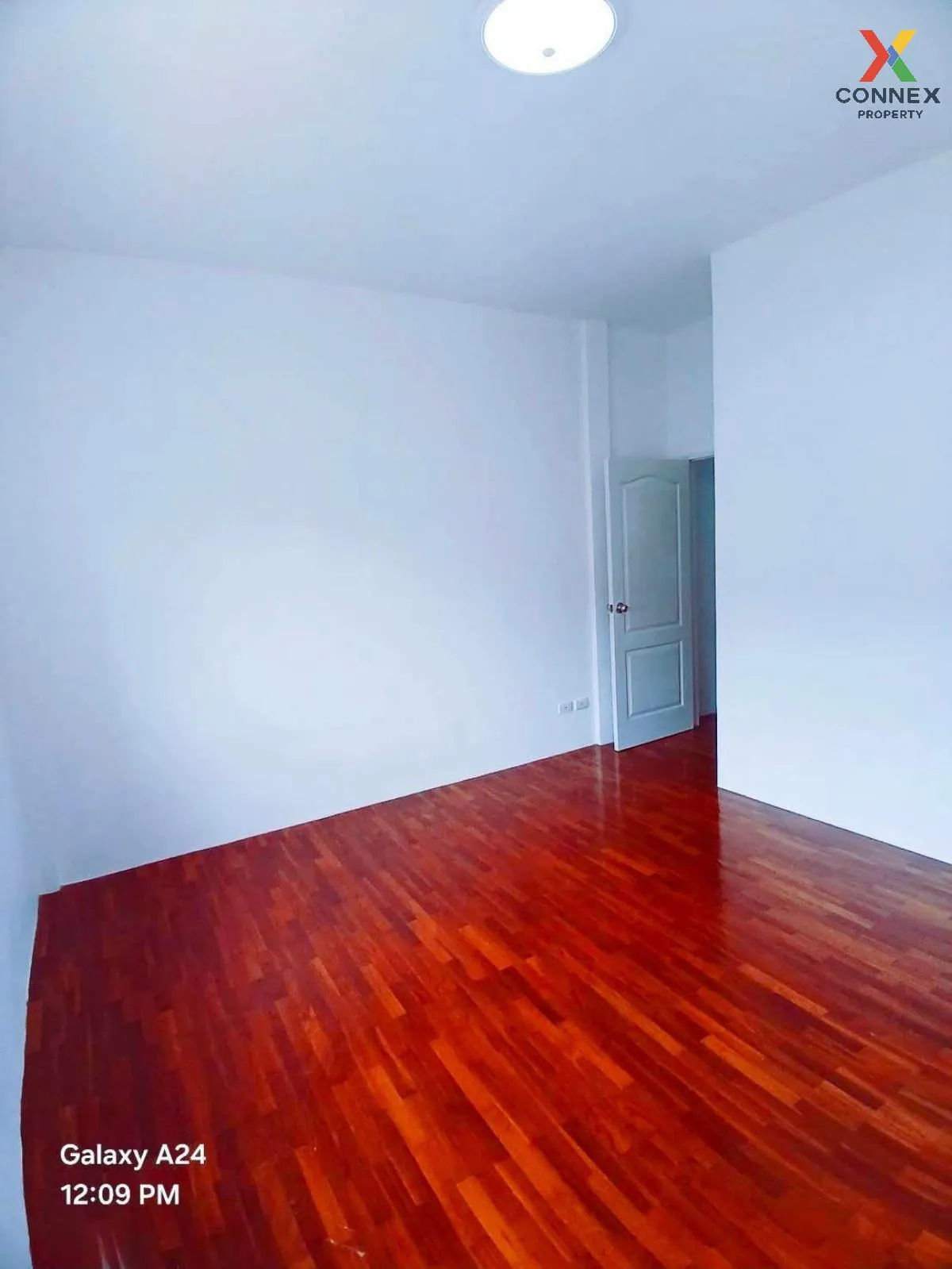 For Sale Townhouse/Townhome  , Baan Piya Wararom 3  , newly renov