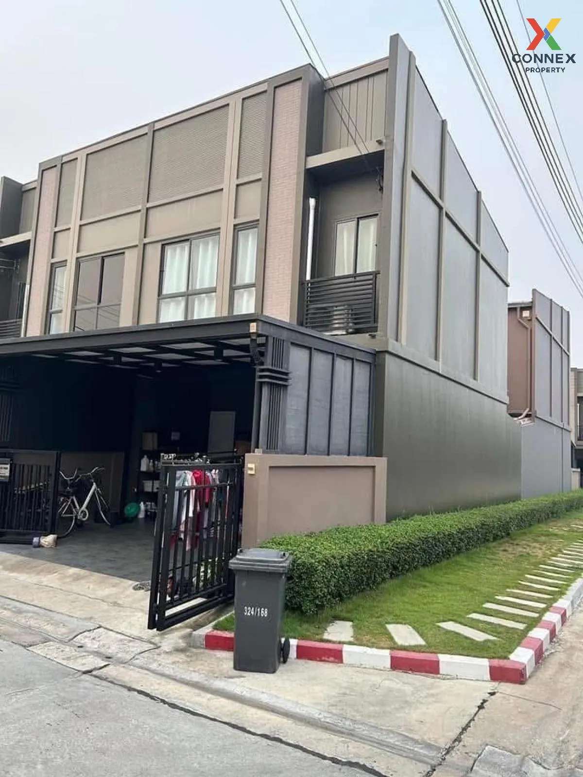 For Rent Townhouse/Townhome  , Verve Phetkasem 81 , corner unit , 1