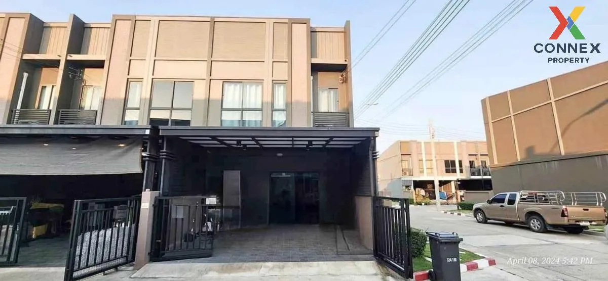 For Rent Townhouse/Townhome  , Verve Phetkasem 81 , corner unit , 2