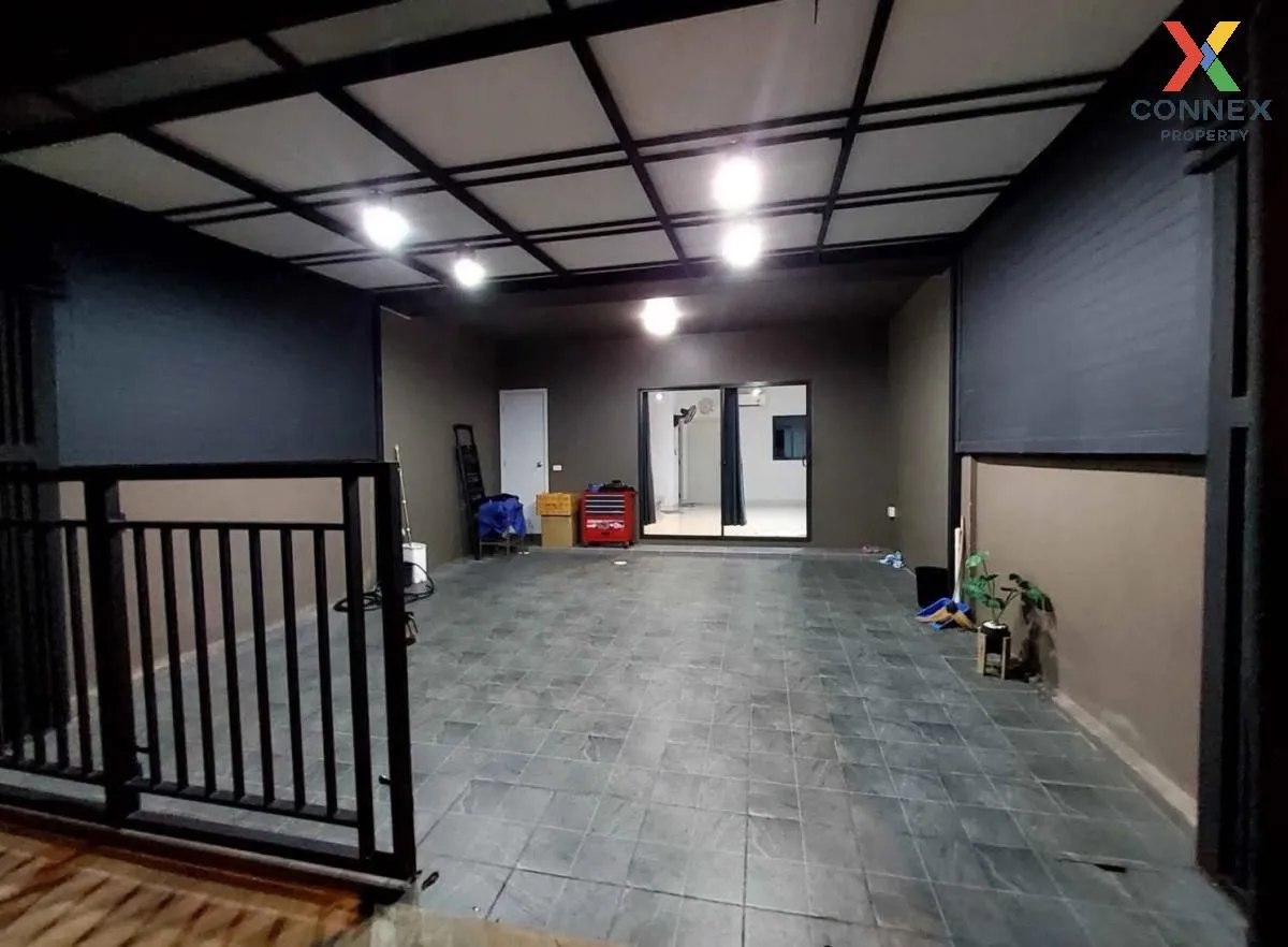 For Rent Townhouse/Townhome  , Verve Phetkasem 81 , corner unit , 4