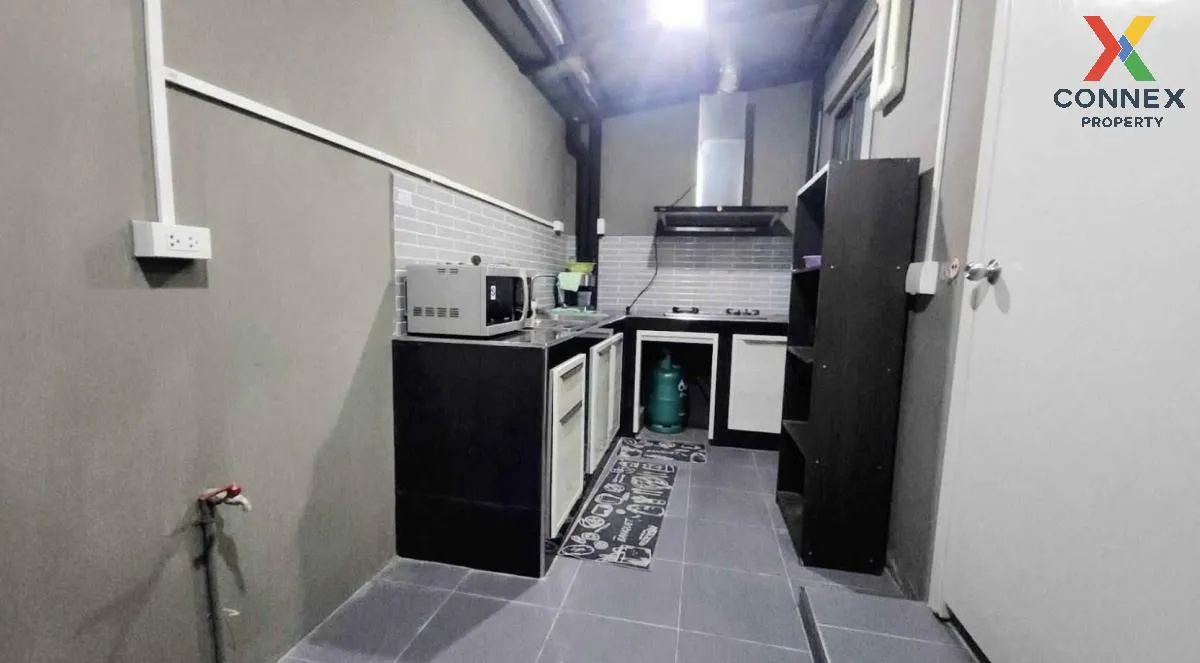 For Rent Townhouse/Townhome  , Verve Phetkasem 81 , corner unit ,