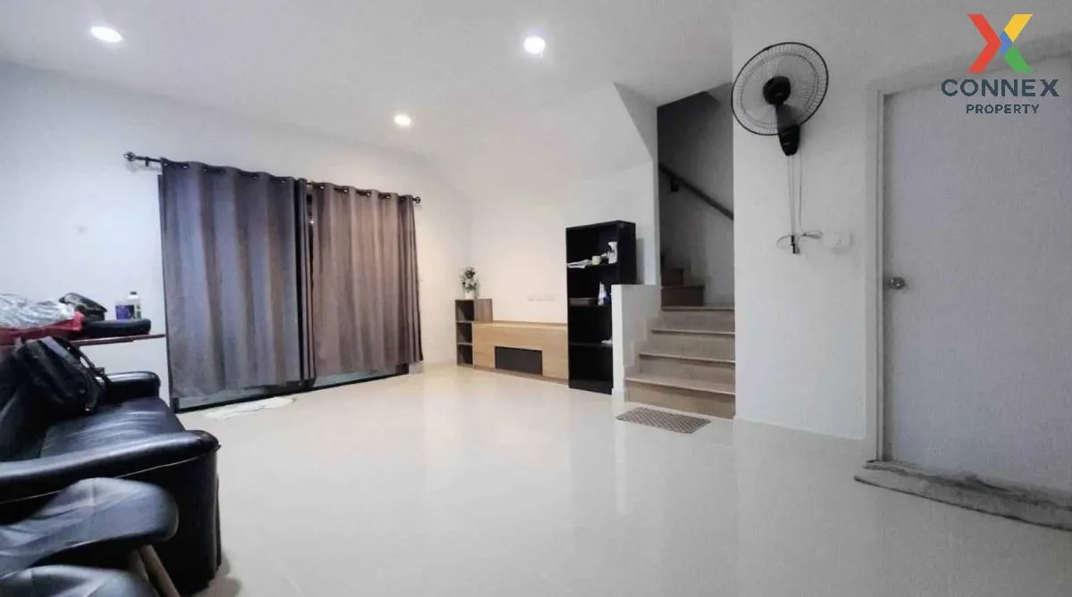 For Rent Townhouse/Townhome  , Verve Phetkasem 81 , corner unit ,