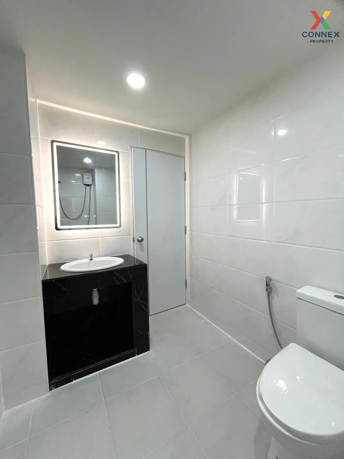 For Sale Condo , Piyaphirom Condo , newly renovated , Chankasem , 2