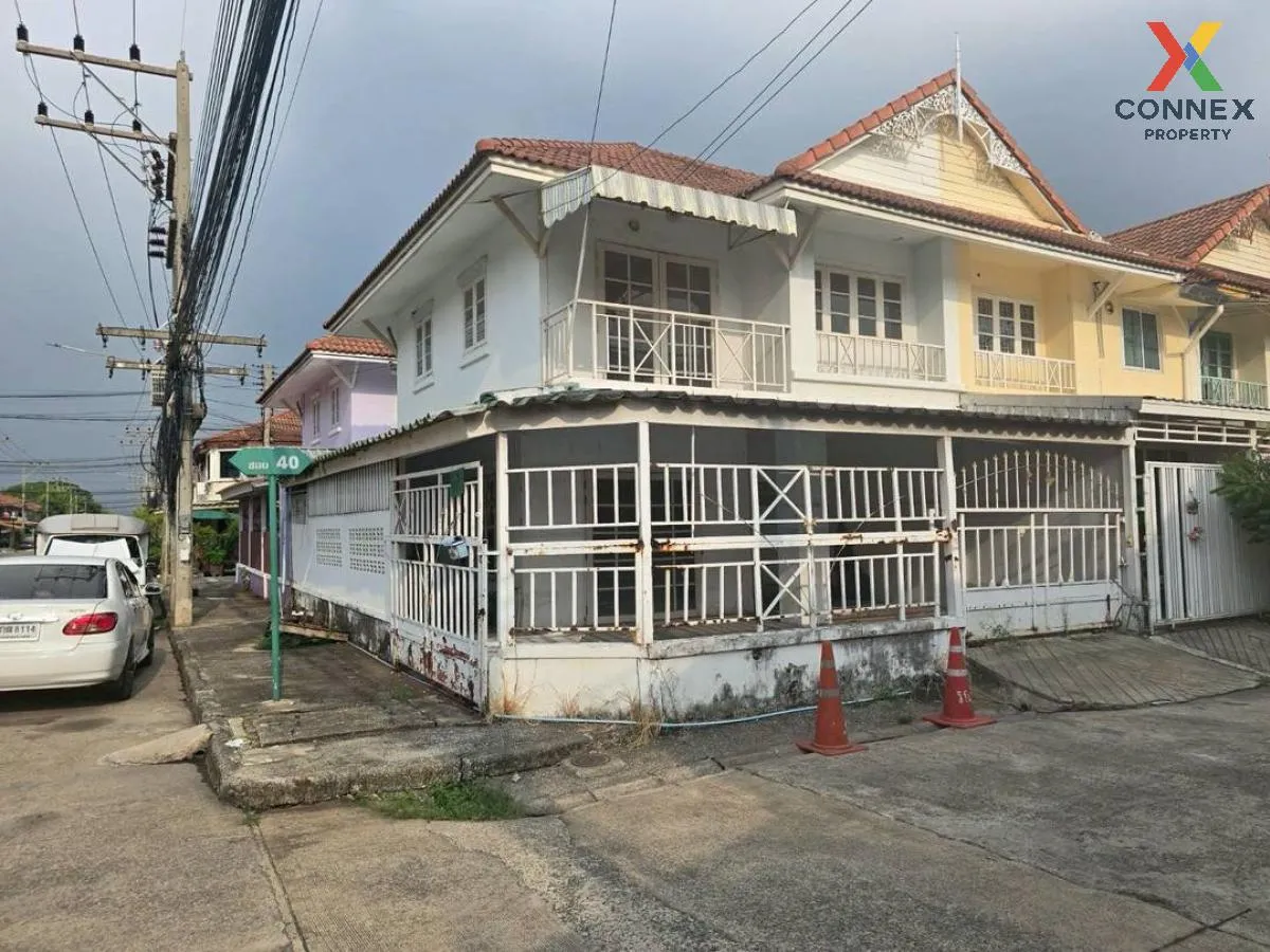 For Sale Townhouse/Townhome  , Baan Pruksa 9 , corner unit , wide 1