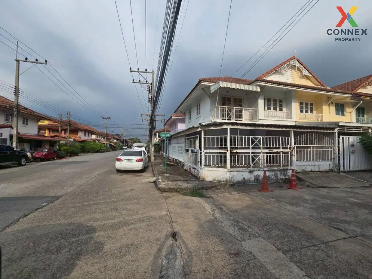 For Sale Townhouse/Townhome  , Baan Pruksa 9 , corner unit , wide 2