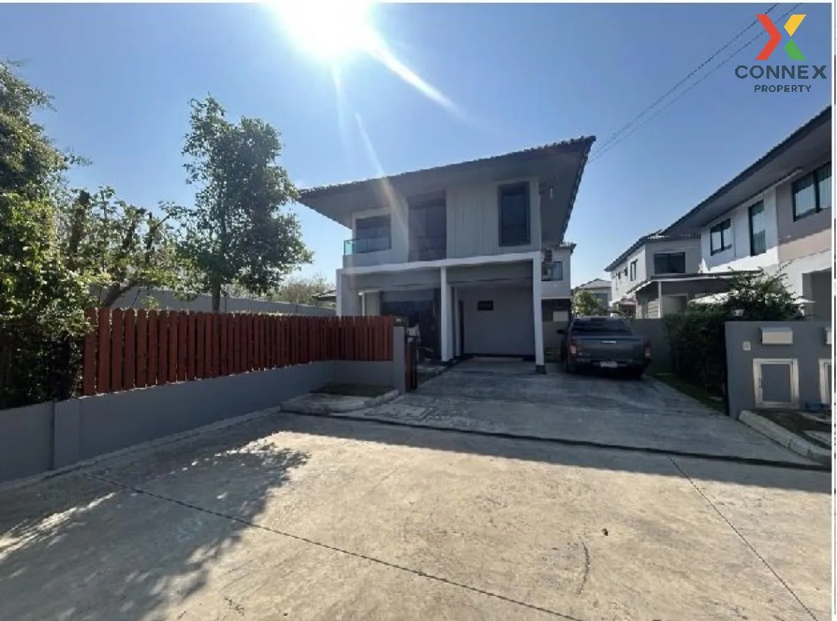 For Sale House , Kanasiri Salaya-Pinklao , corner unit , wide fro 1