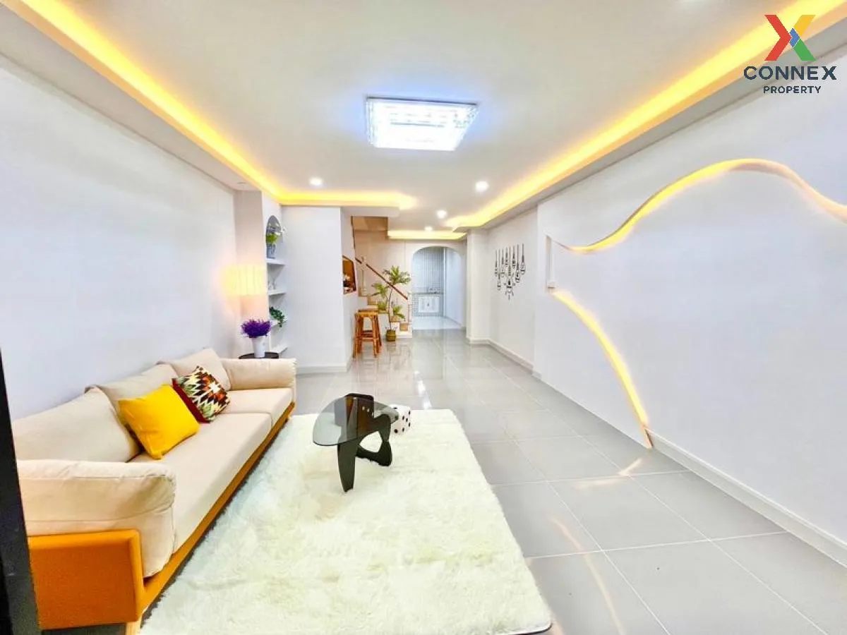 For Sale Townhouse/Townhome  , Baan Rungkan 2 , Thawi Watthana ,  4