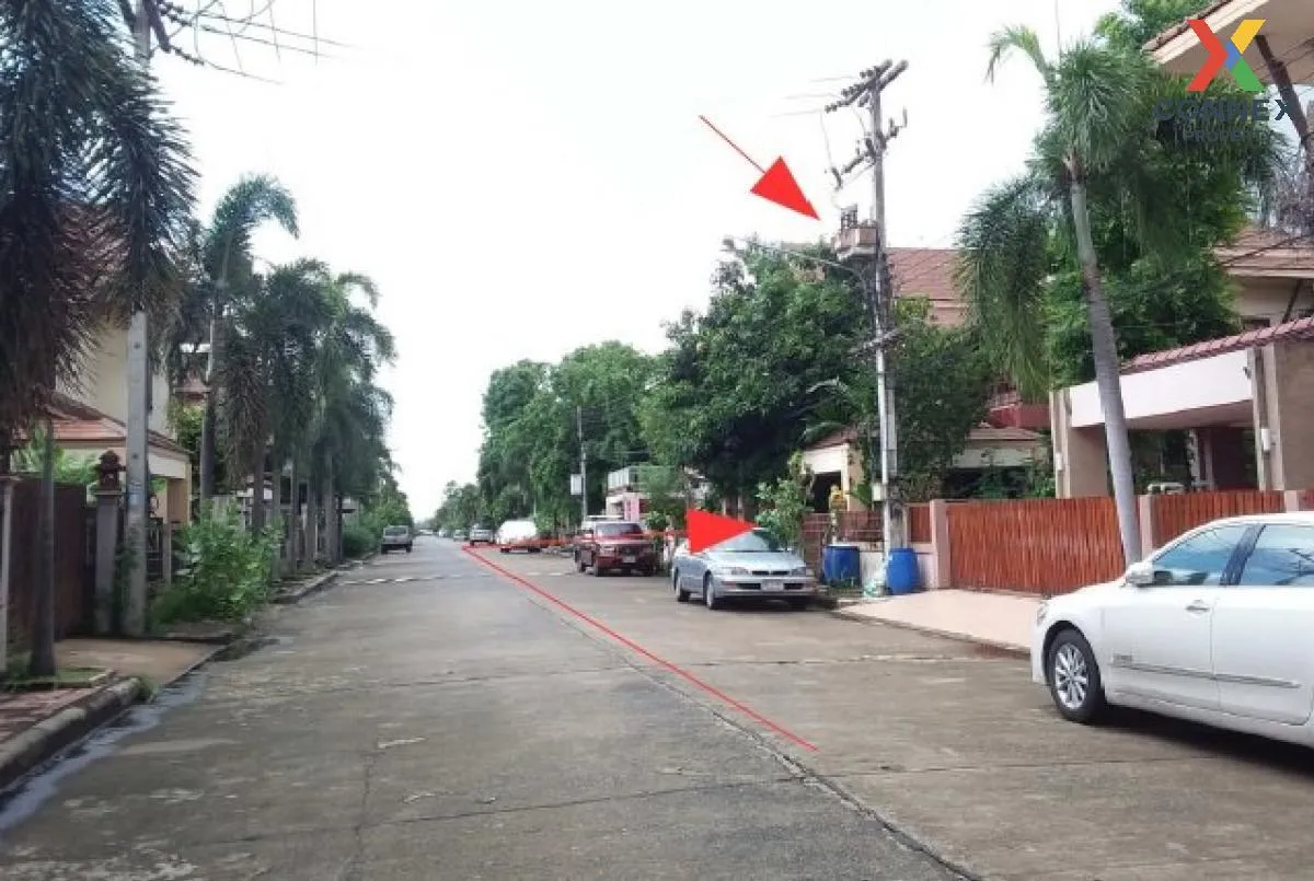 For Sale House , Baan Rattawan , Lat Sawai , Lam Luk Ka , Pathum  3