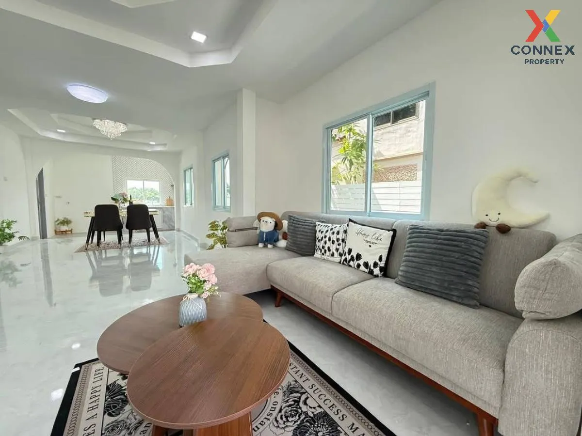 For Sale House , K.C. Garden Home , corner unit , newly renovated