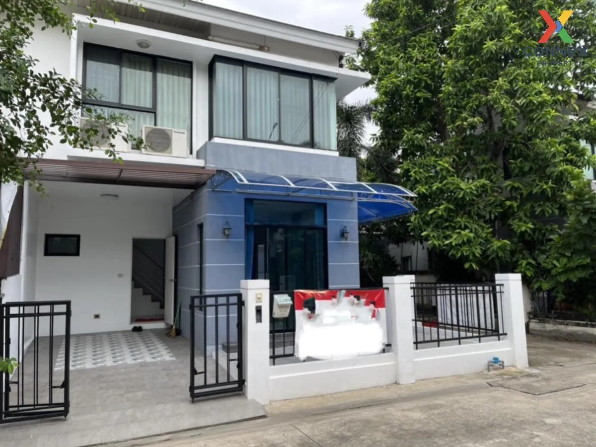 For Sale Townhouse/Townhome  , The Villa Bangbuathong , corner un 1