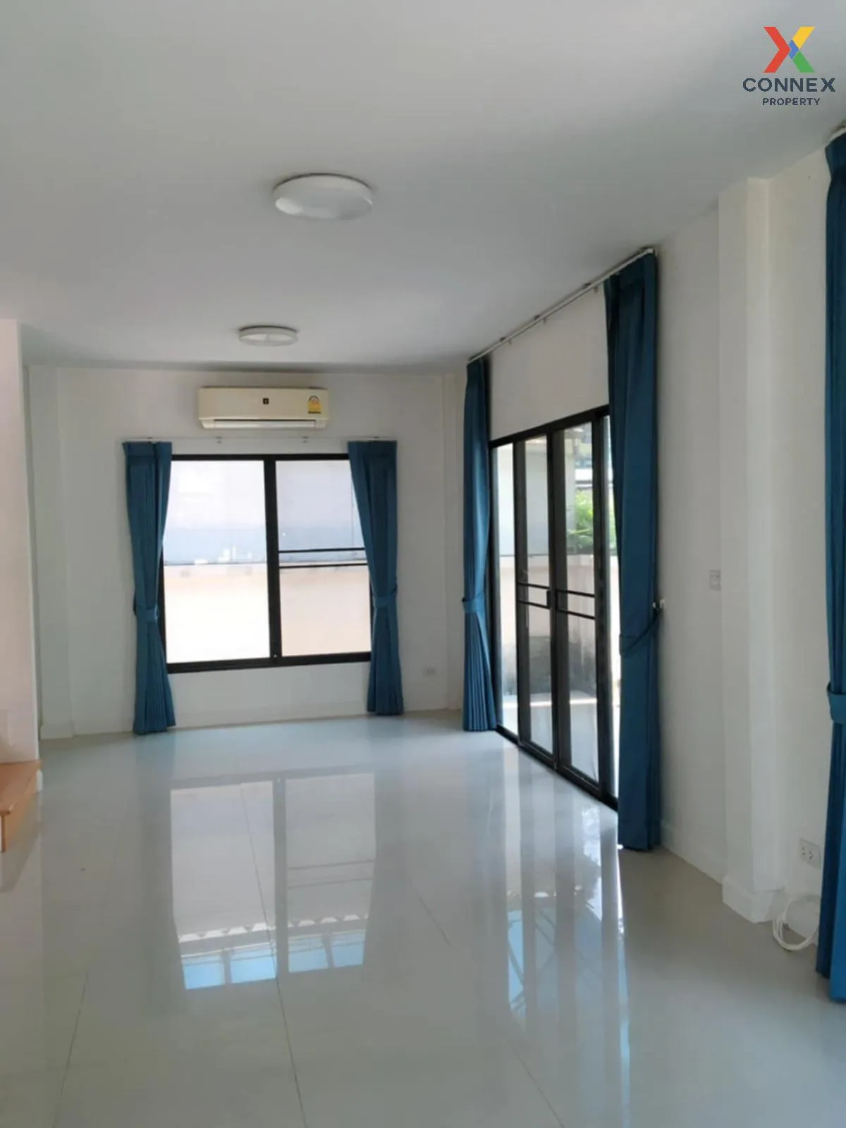 For Sale Townhouse/Townhome  , The Villa Bangbuathong , corner un 3
