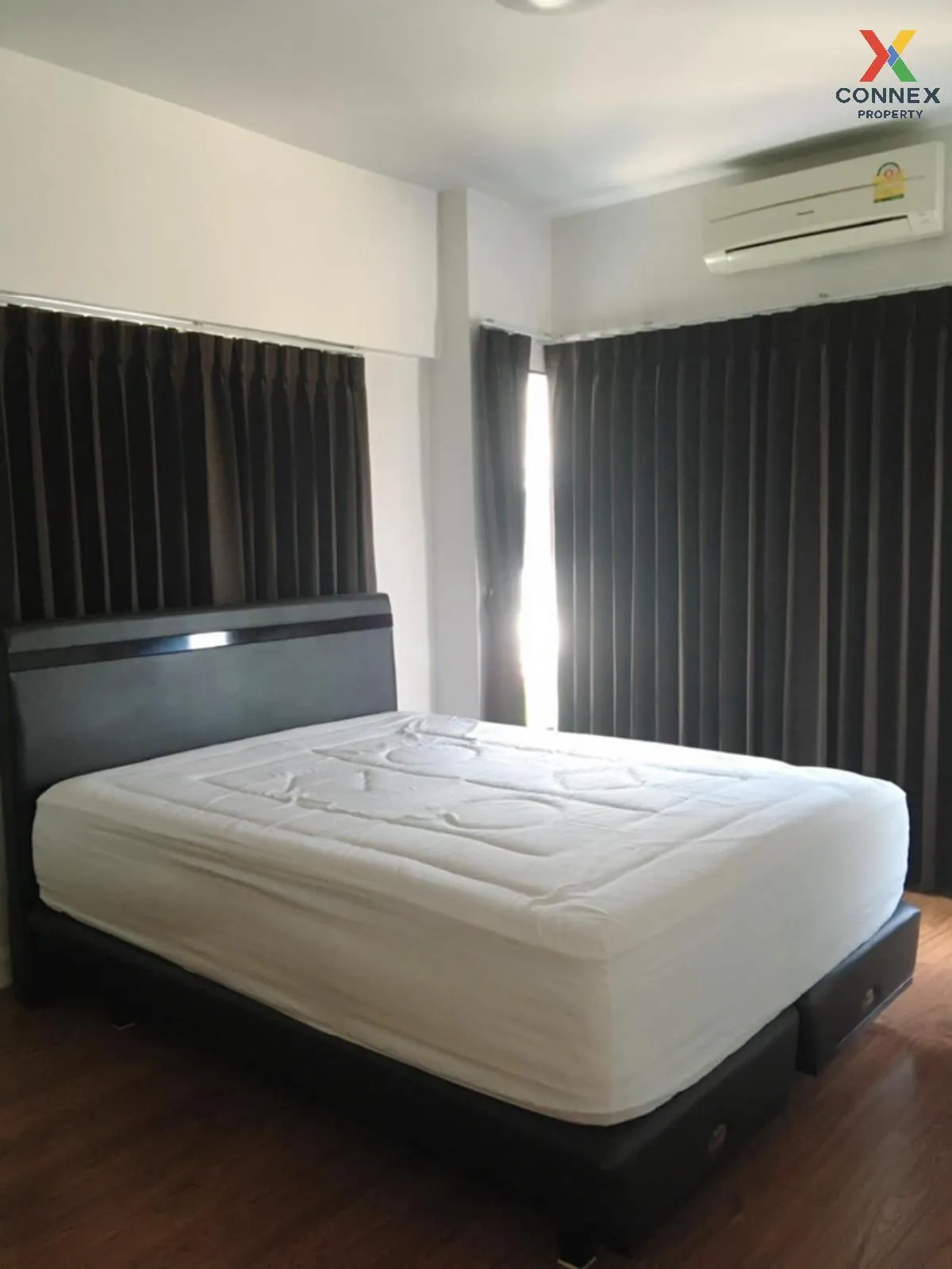 For Sale Townhouse/Townhome  , The Villa Bangbuathong , corner un
