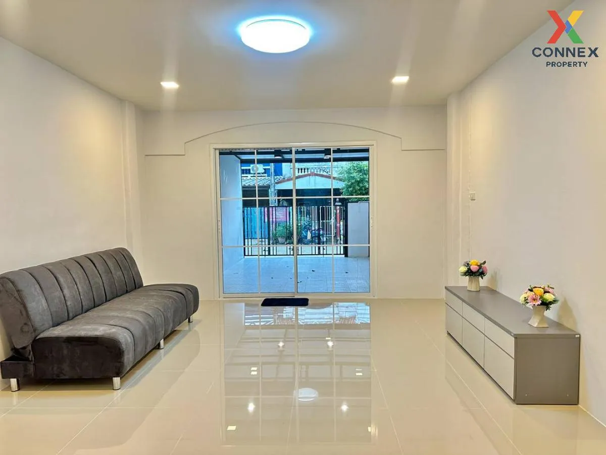 ขายทาวน์เฮ้าส์/ทาวน์โฮม  ลภาวัน โครงการ 5 รีโนเวทใหม่ บางรักน้อย 