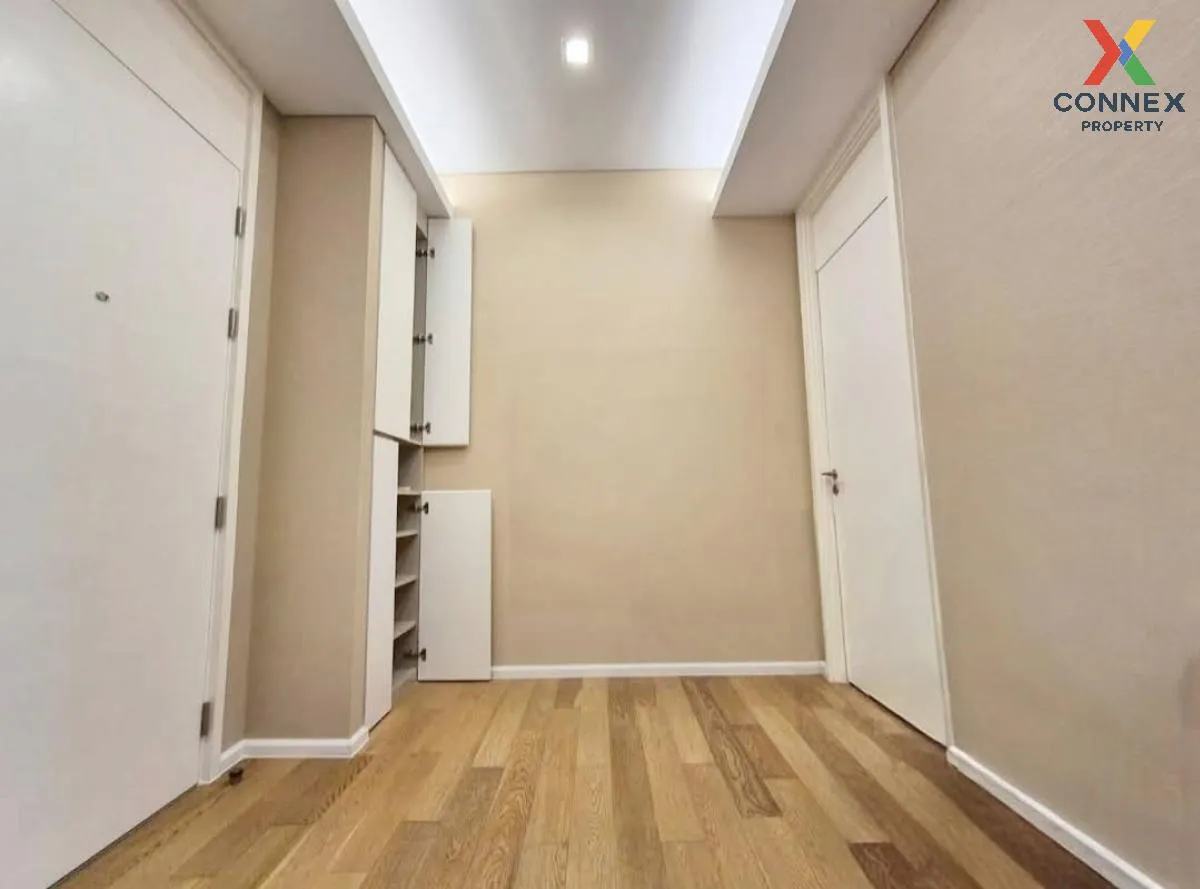 For Rent Condo , The Saint Residences , nice view , high floor , 