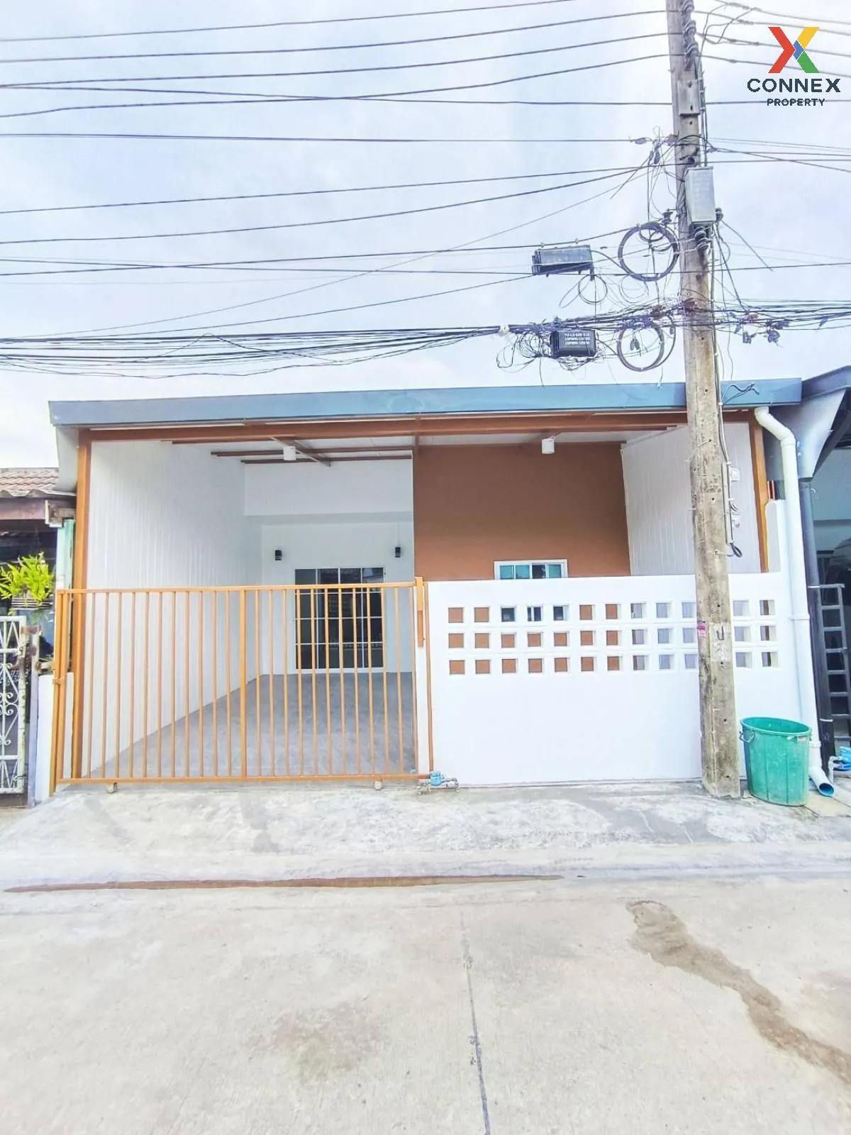 For Sale Townhouse/Townhome  , Baan Puttaraksa 2 , BTS-Phraek Sa  1