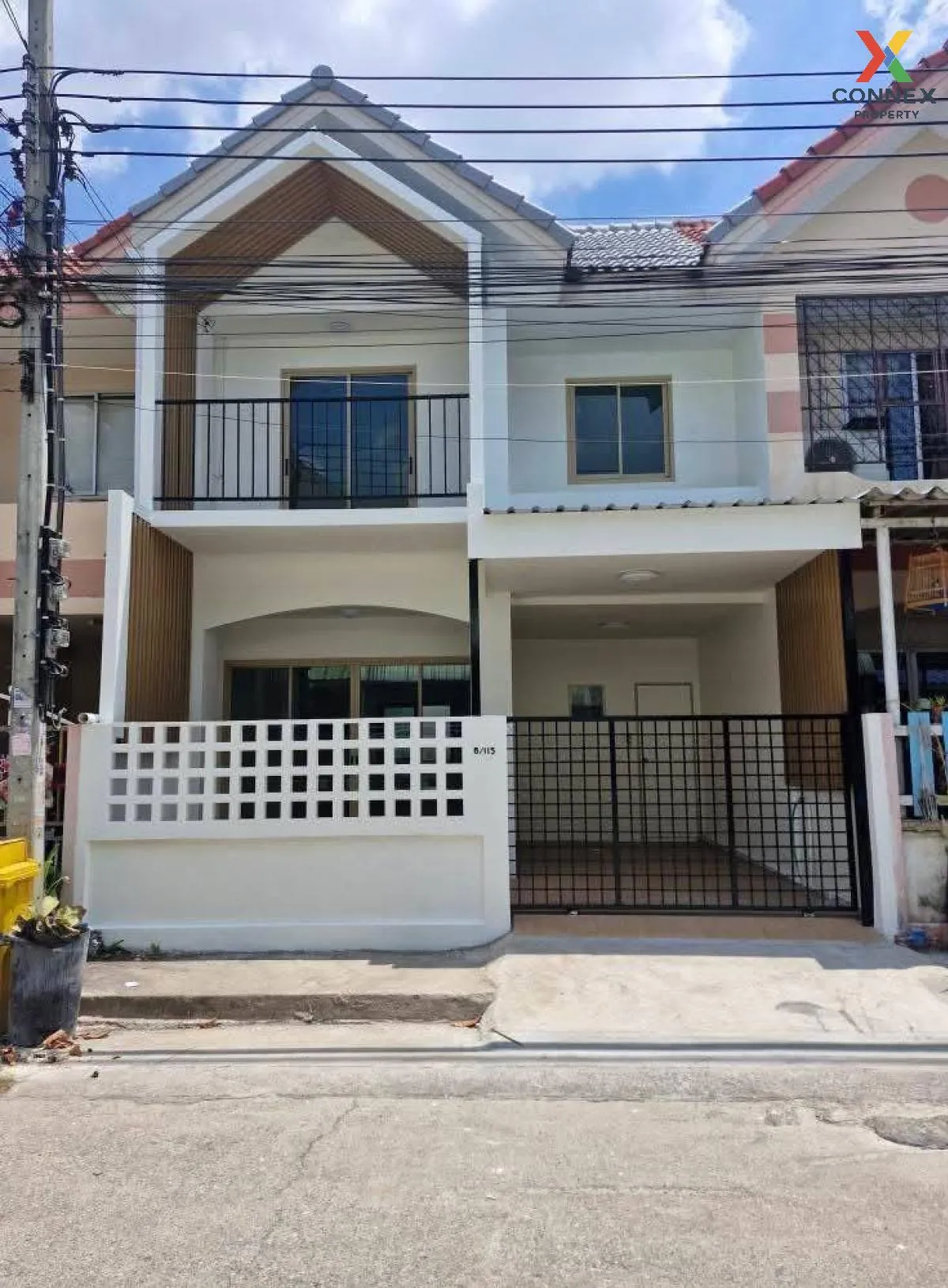 ขายทาวน์เฮ้าส์/ทาวน์โฮม  บ้านวิโรจน์วิลล์ ละหาร หน้ากว้าง รีโนเวท 1
