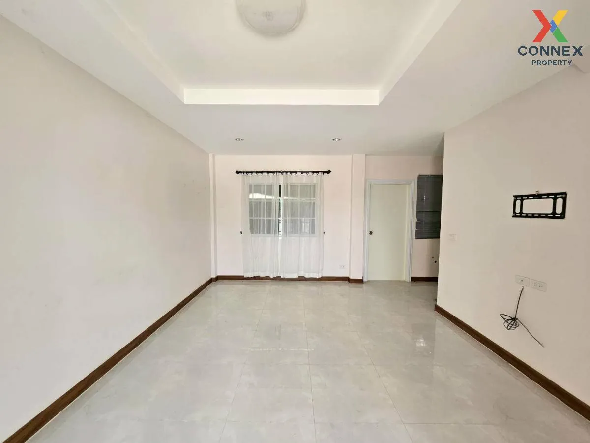 For Sale Townhouse/Townhome  , Phufa De Ville , Ban Chang , Ban C 2