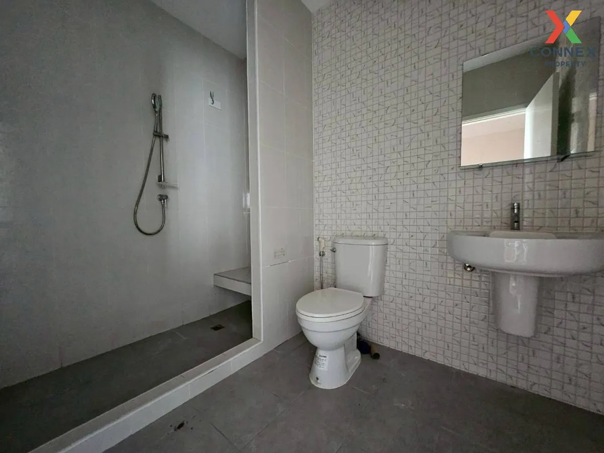 For Sale Townhouse/Townhome  , Phufa De Ville , Ban Chang , Ban C