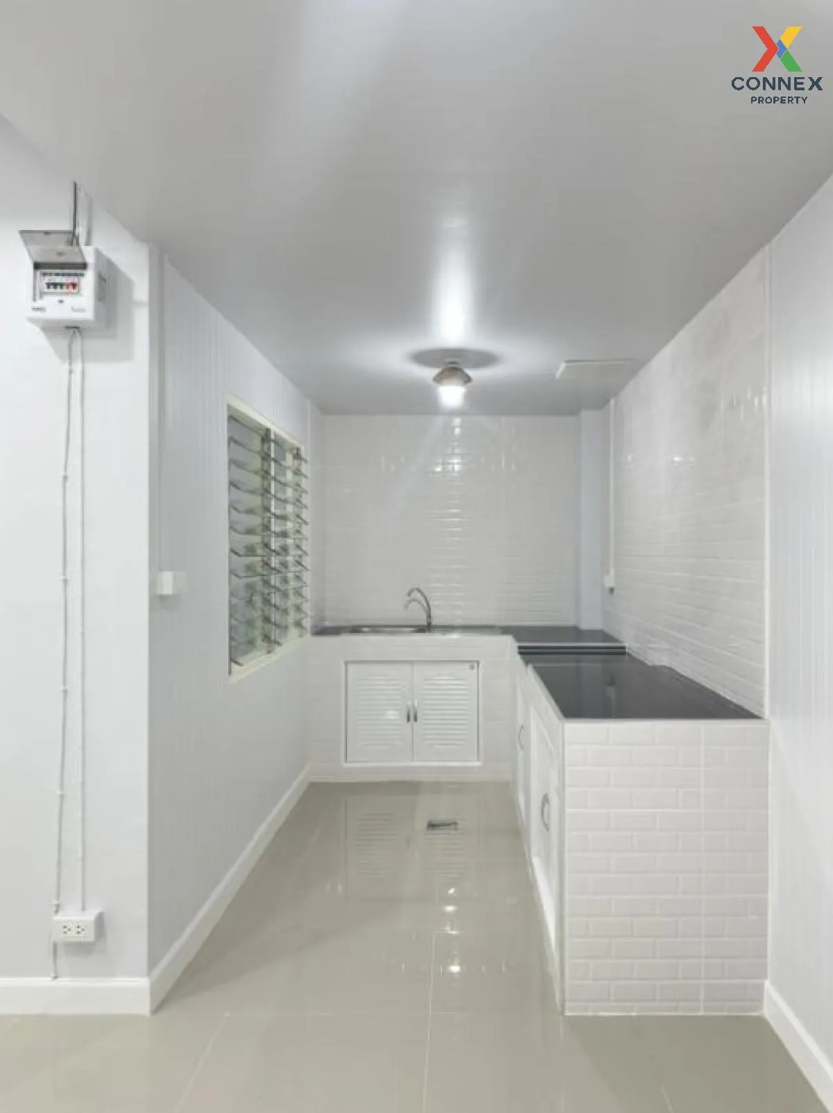 For Sale Townhouse/Townhome  , Baan Pornthisan 5 , Lam Phak Kut ,