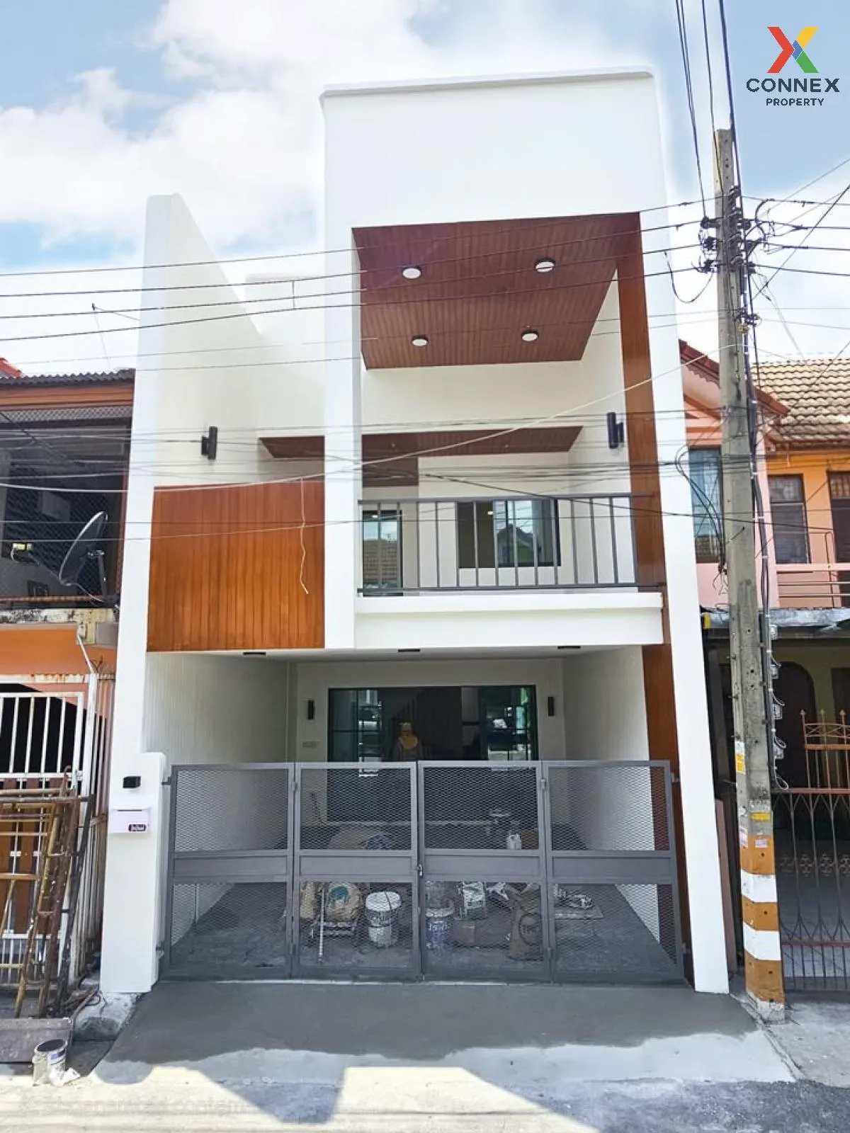 For Sale Townhouse/Townhome  , Baan Yu Charoen - Bunma , high flo 1