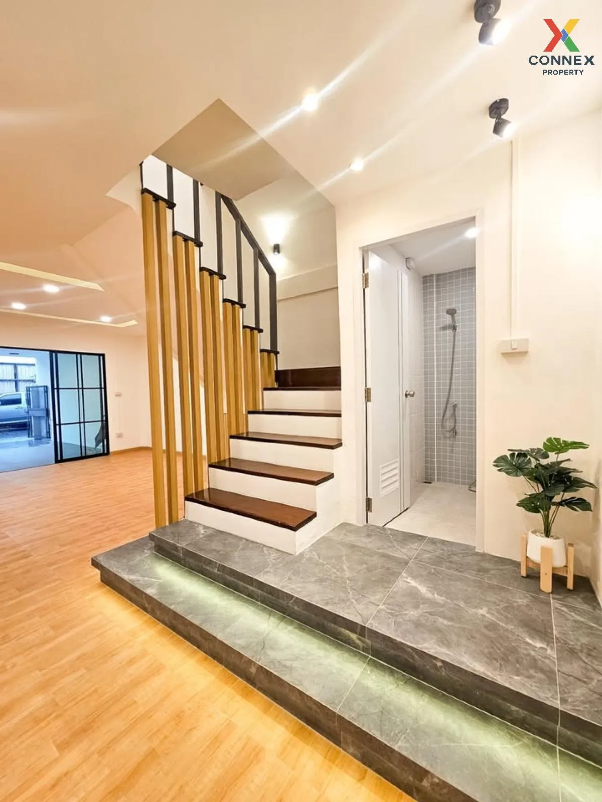 For Sale Townhouse/Townhome  , Baan Yu Charoen - Bunma , high flo