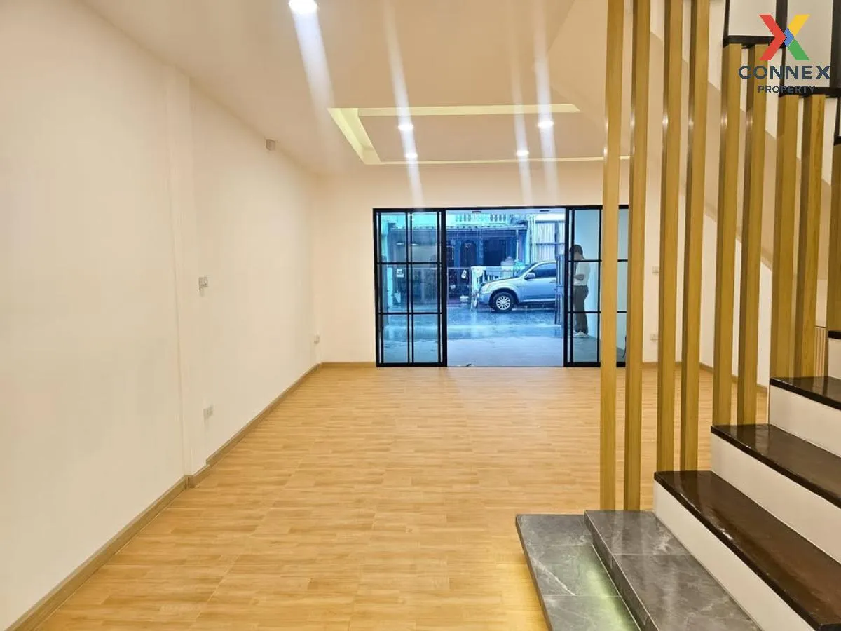 For Sale Townhouse/Townhome  , Baan Yu Charoen - Bunma , high flo