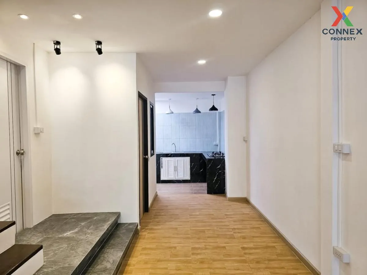 For Sale Townhouse/Townhome  , Baan Yu Charoen - Bunma , high flo