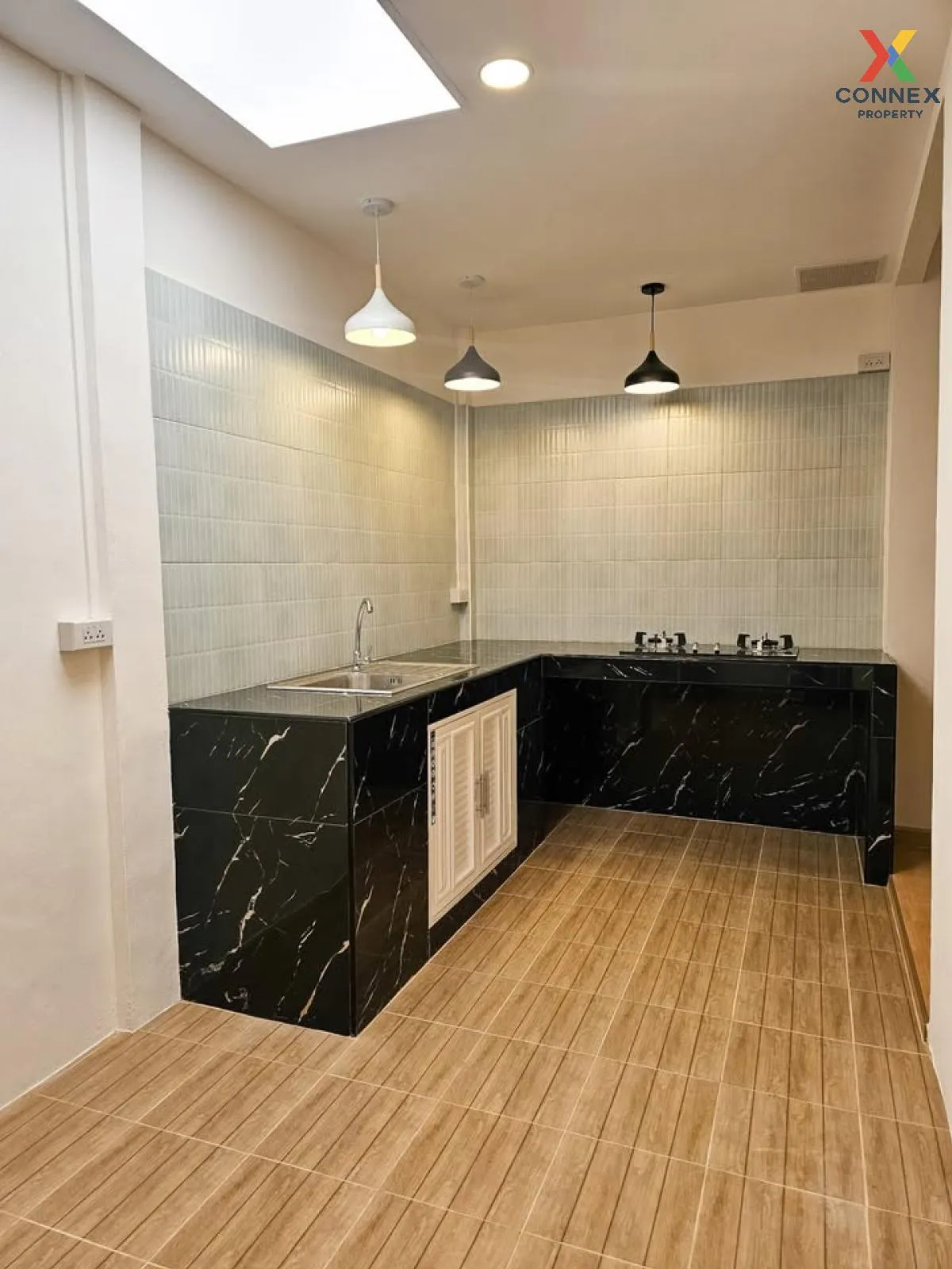 For Sale Townhouse/Townhome  , Baan Yu Charoen - Bunma , high flo