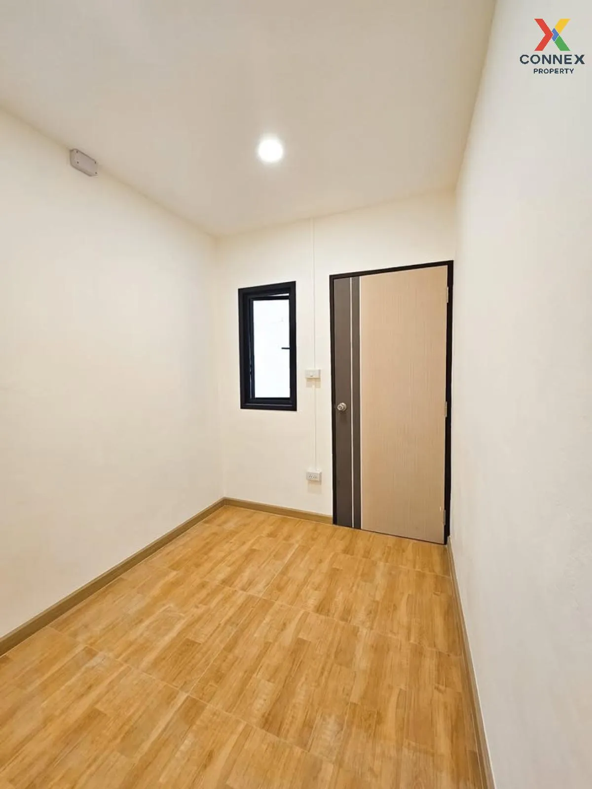 For Sale Townhouse/Townhome  , Baan Yu Charoen - Bunma , high flo