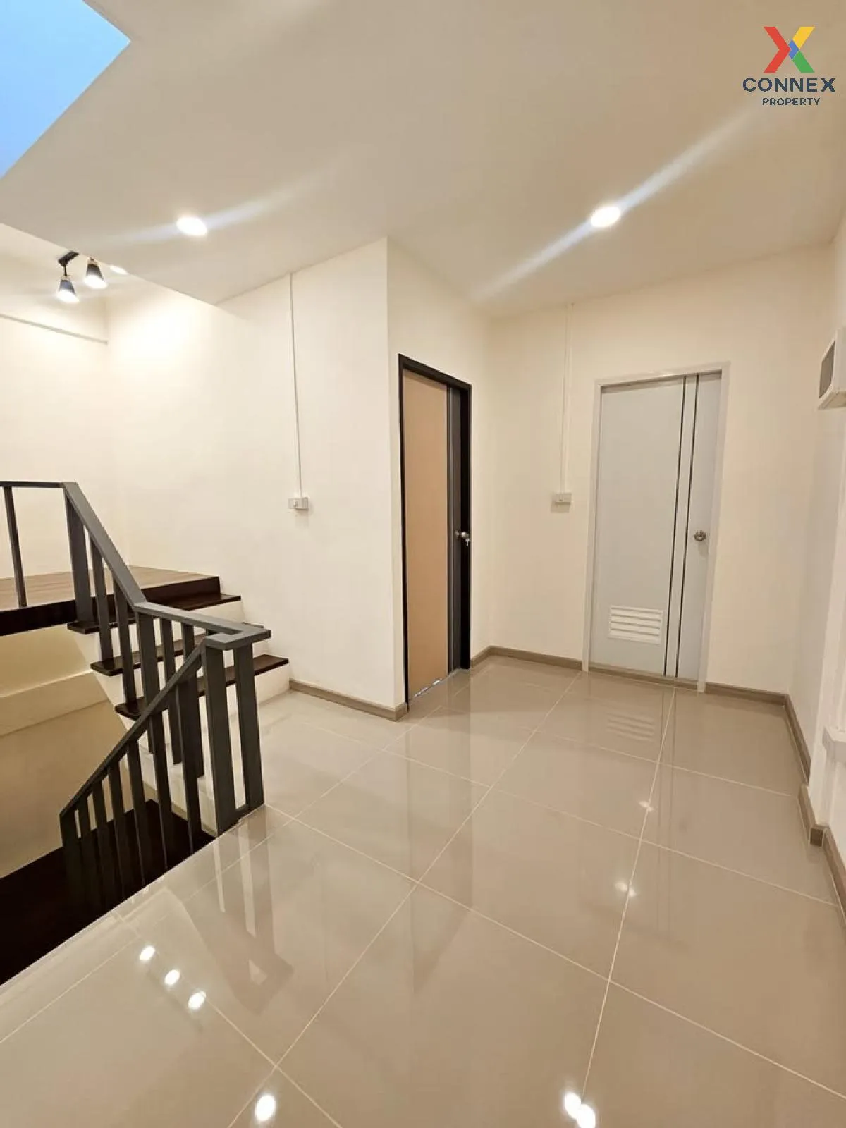For Sale Townhouse/Townhome  , Baan Yu Charoen - Bunma , high flo