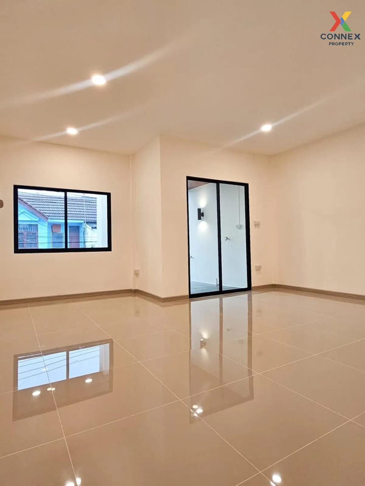For Sale Townhouse/Townhome  , Baan Yu Charoen - Bunma , high flo