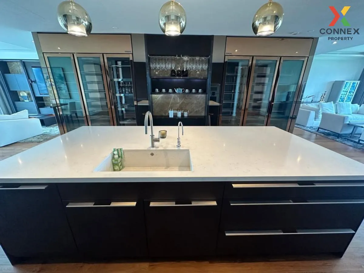 For Sale Condo , 185 Rajadamri , Penthouse , nice view , high flo