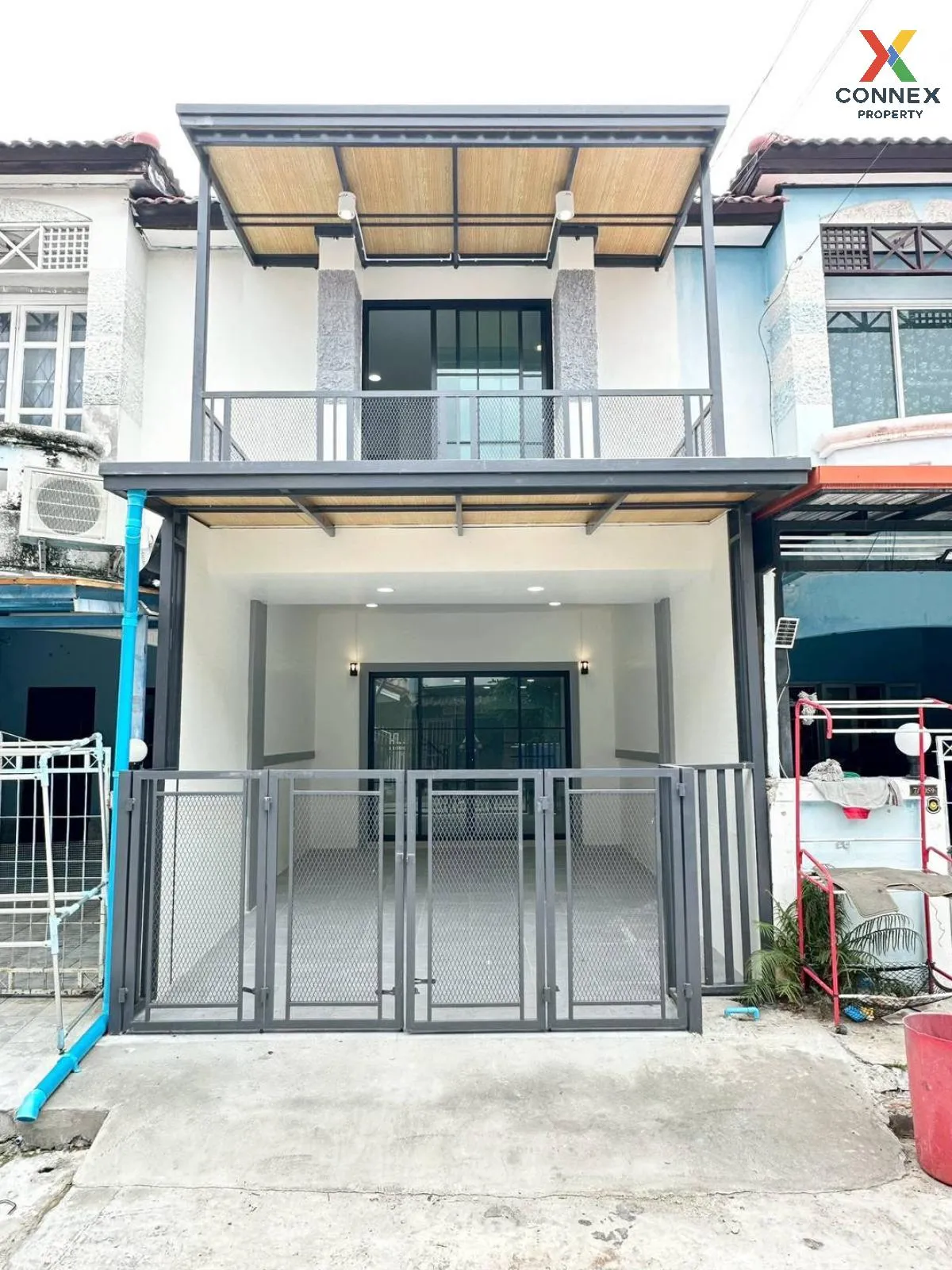 For Sale Townhouse/Townhome  , Baan Piya Wararom 3  , newly renov 1