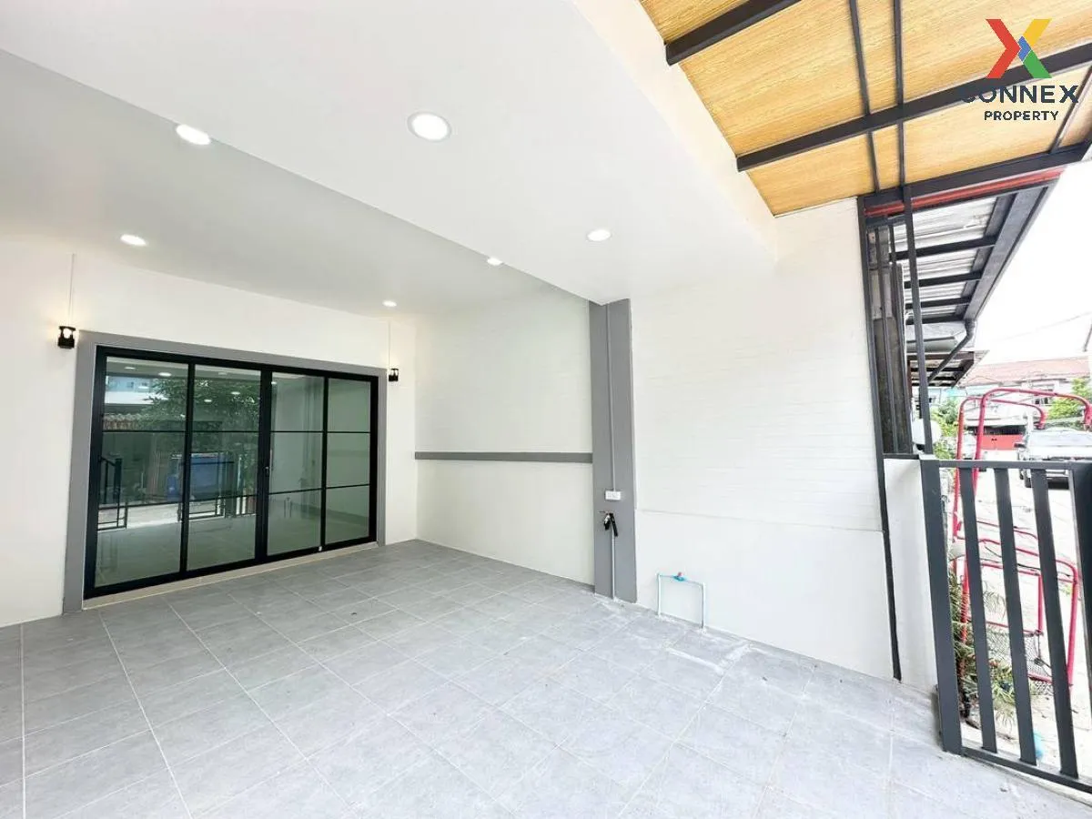 For Sale Townhouse/Townhome  , Baan Piya Wararom 3  , newly renov 3