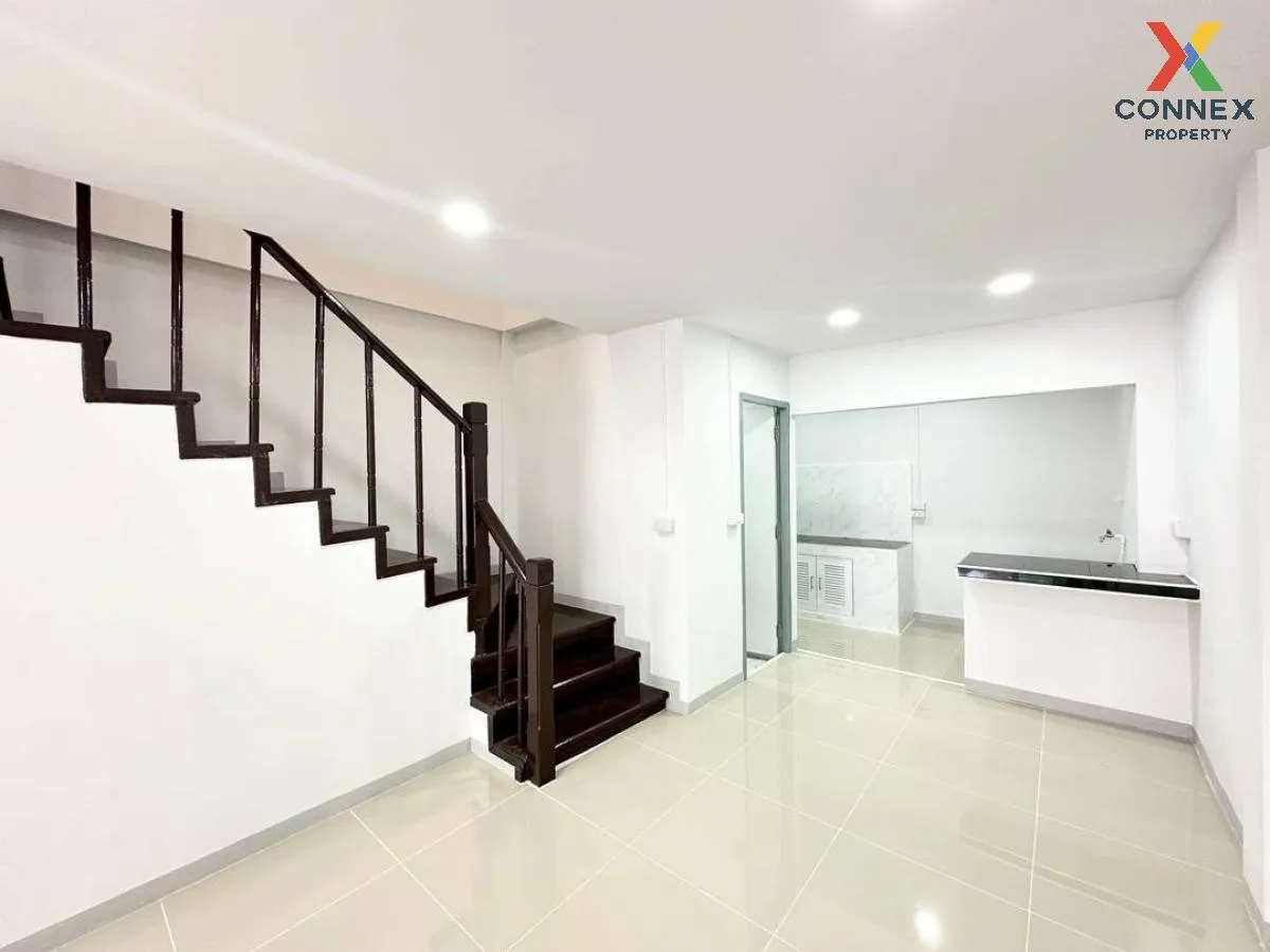 For Sale Townhouse/Townhome  , Baan Piya Wararom 3  , newly renov
