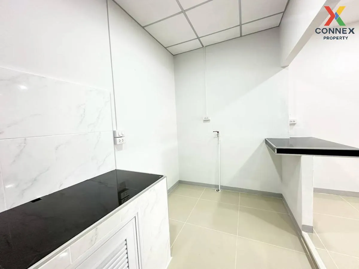 For Sale Townhouse/Townhome  , Baan Piya Wararom 3  , newly renov