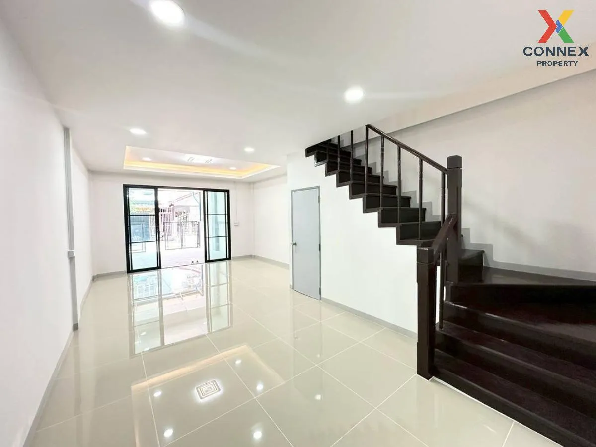 For Sale Townhouse/Townhome  , Baan Piya Wararom 3  , newly renov