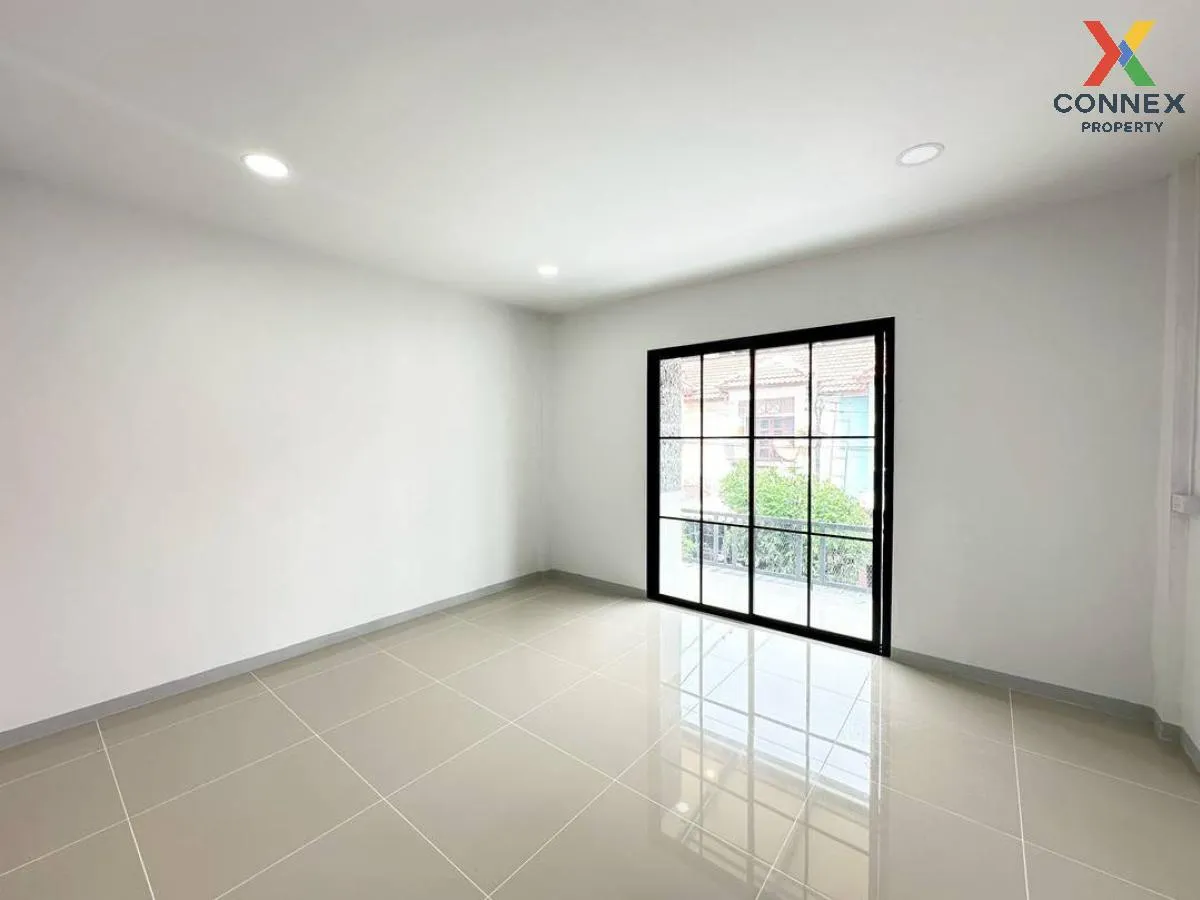 For Sale Townhouse/Townhome  , Baan Piya Wararom 3  , newly renov