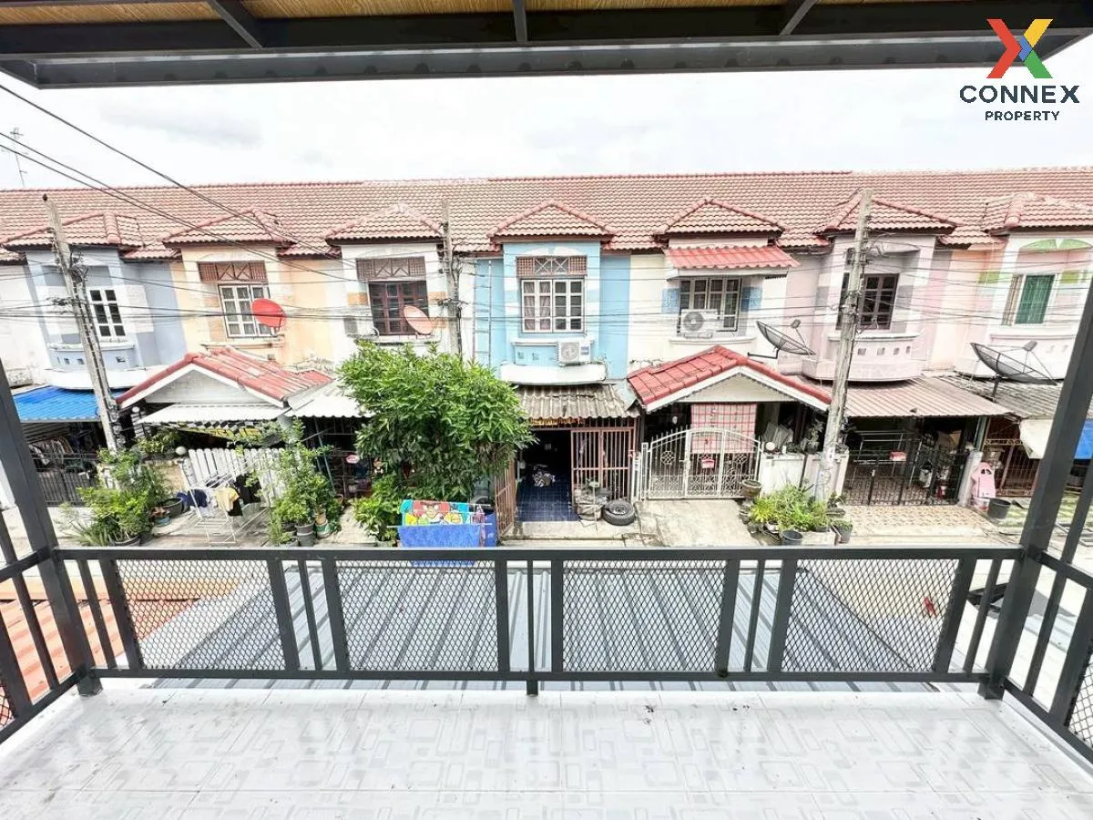 For Sale Townhouse/Townhome  , Baan Piya Wararom 3  , newly renov