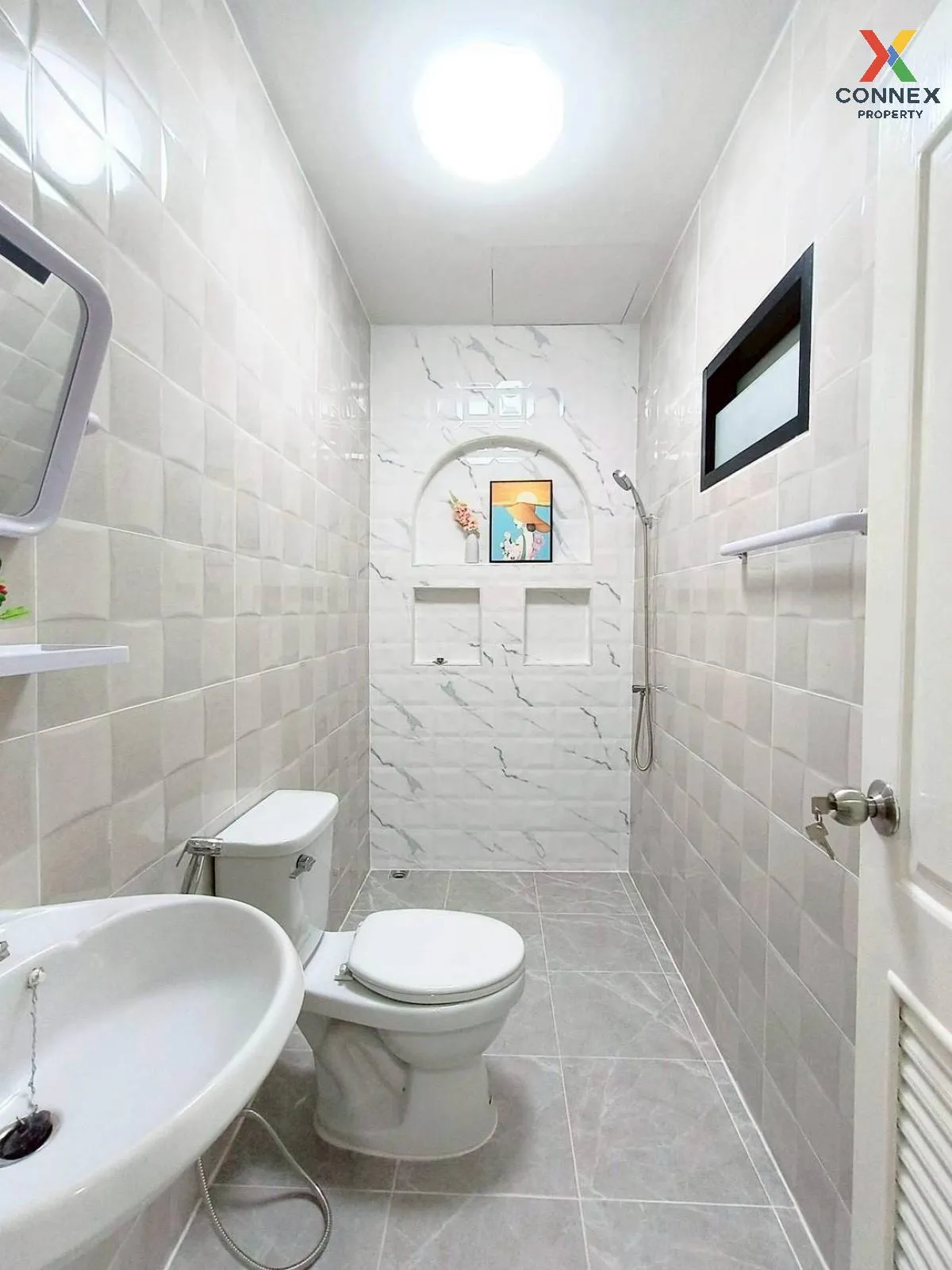 For Sale Townhouse/Townhome  , Rim Inthra Chatuchak 10 , newly re