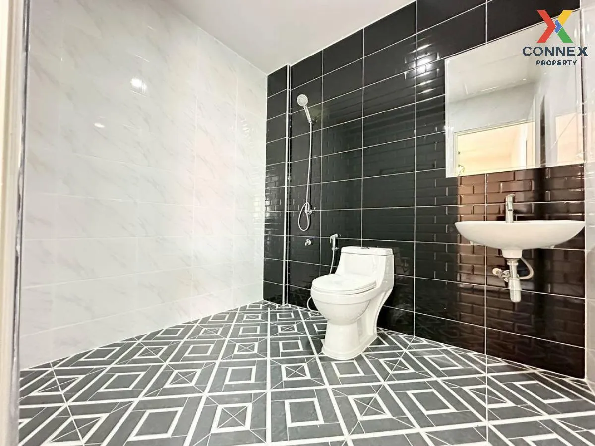 For Sale Townhouse/Townhome  , Baan Lapawan 8 , newly renovated ,