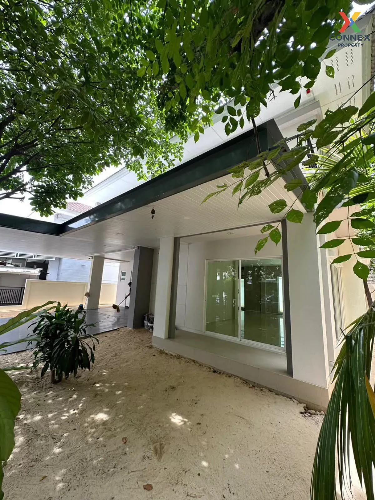 For Sale House , Life Bangkok Boulevard Chaengwattana , corner un