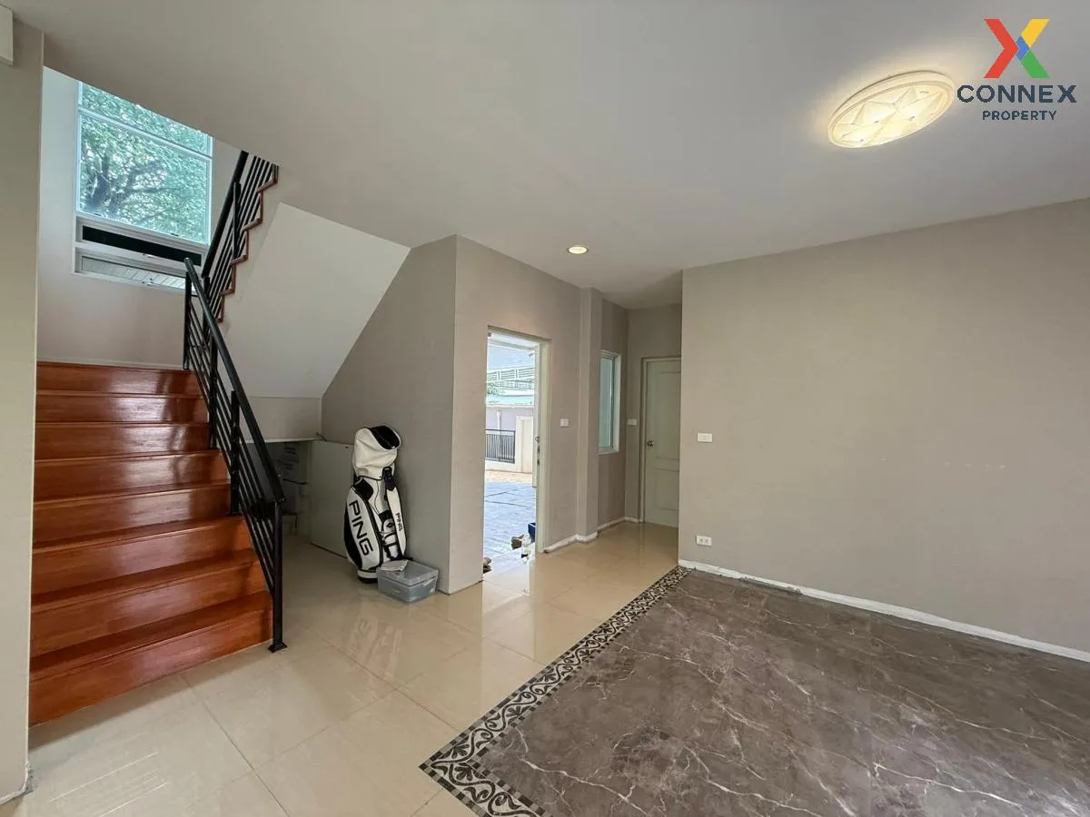 For Sale House , Life Bangkok Boulevard Chaengwattana , corner un