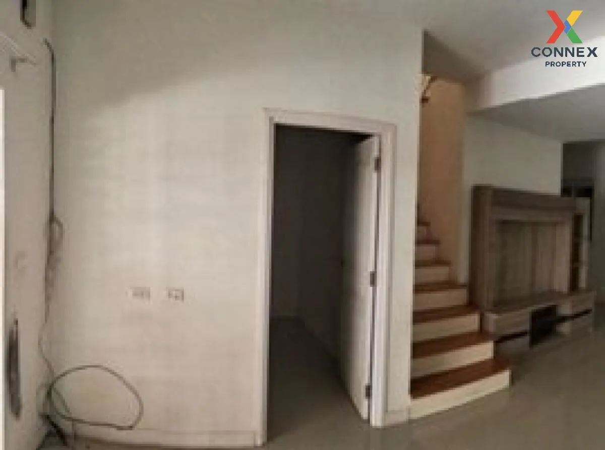 For Sale Townhouse/Townhome  , Lalin Town Lio BLISS Theparak - Ba