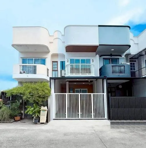ขายทาวน์เฮ้าส์/ทาวน์โฮม  หมู่บ้าน 84 แมนชั่น MRT-ลาดพร้าว 71 (สายสีเหลือง) วังทองหลาง เขต วังทองหลาง กรุงเทพ CX-123892