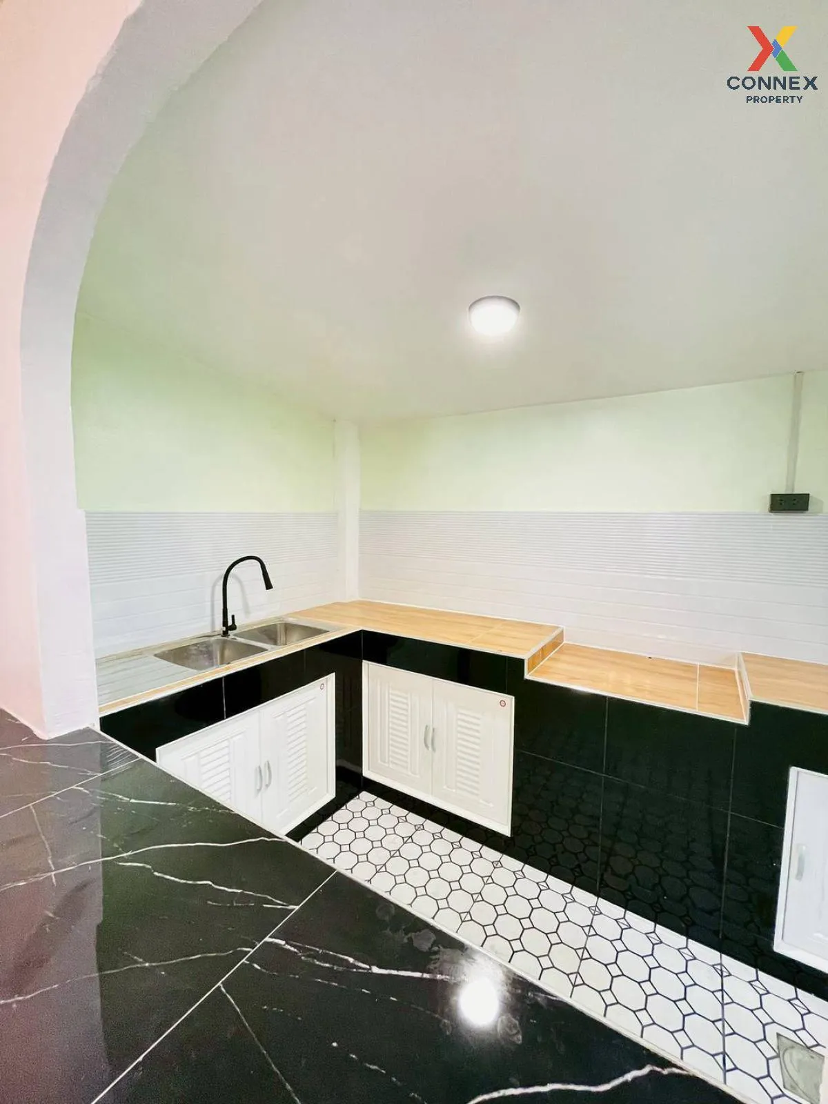 For Sale Townhouse/Townhome  , Ban Tem Rak , newly renovated , Ba