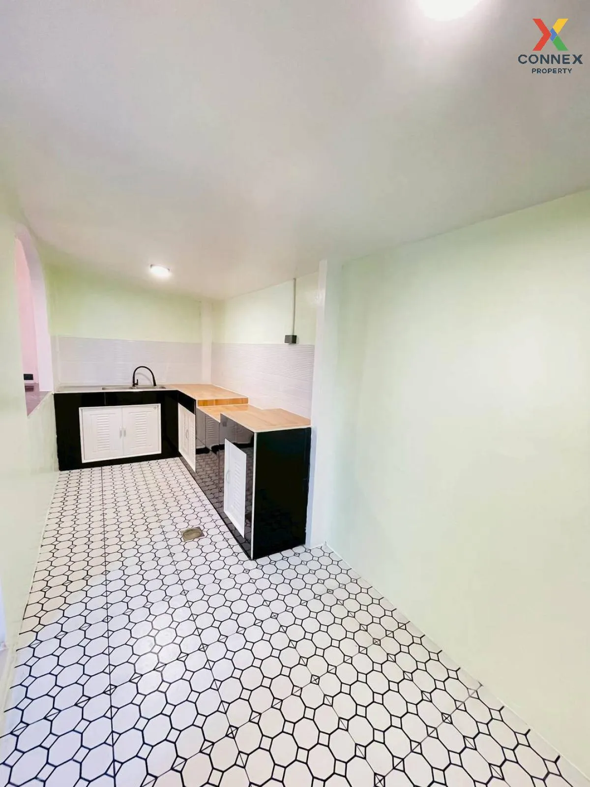 For Sale Townhouse/Townhome  , Ban Tem Rak , newly renovated , Ba