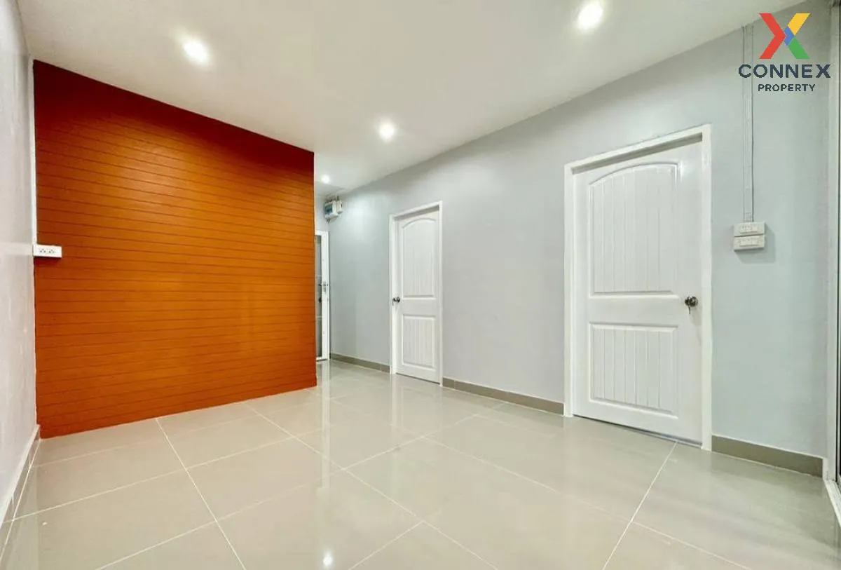 ขายทาวน์เฮ้าส์/ทาวน์โฮม  บ้านพฤกษา 3 บางบัวทอง รีโนเวทใหม่ บางคูร