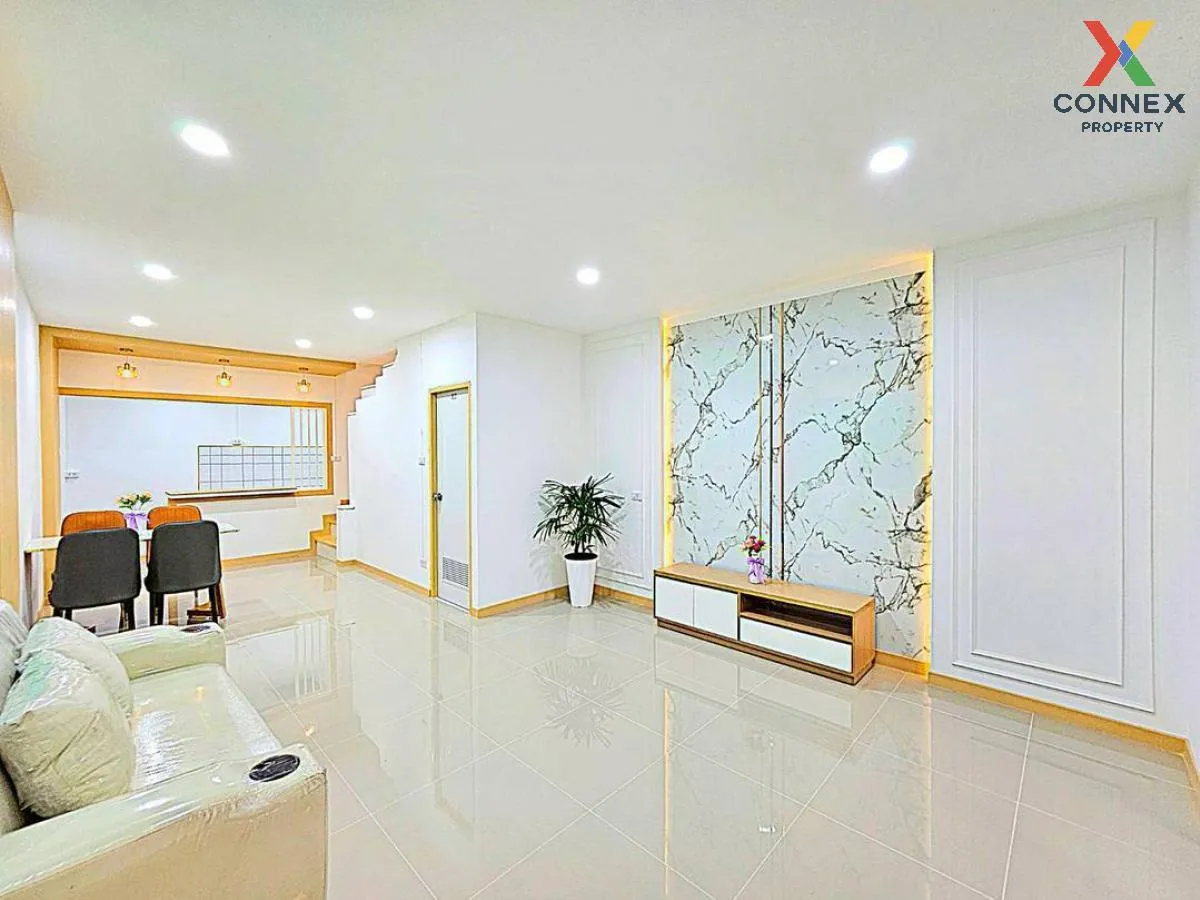 For Sale Townhouse/Townhome  , Baan Manawadee , newly renovated ,