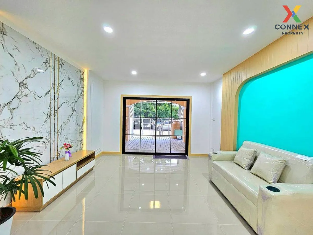For Sale Townhouse/Townhome  , Baan Manawadee , newly renovated ,